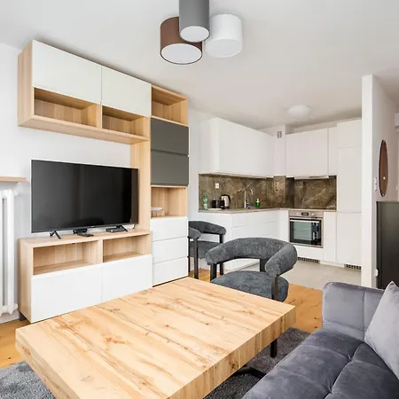 Bielany Modern By Bookinghost Lägenhet